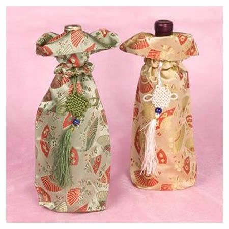 Artistic Funny Bottle Holder