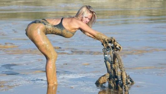 Need A Bit Of Help Hilarious Pictures