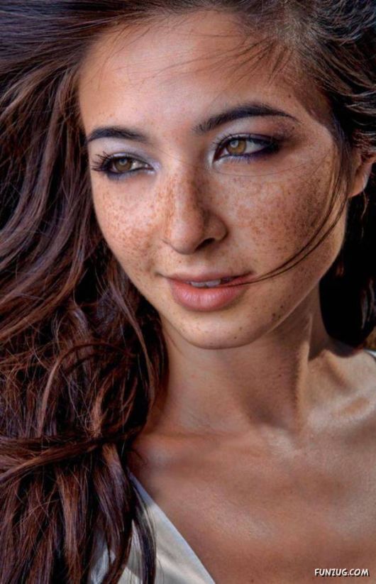 Pretty Galz With Freckles On Face | Funzug.com