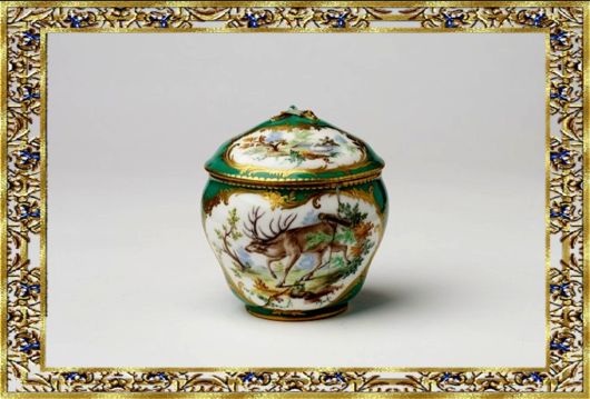 Coffee Cups And Teapots Of 18-19th Century