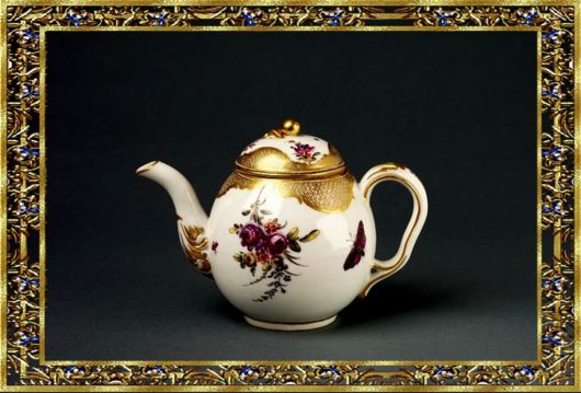 Coffee Cups And Teapots Of 18-19th Century
