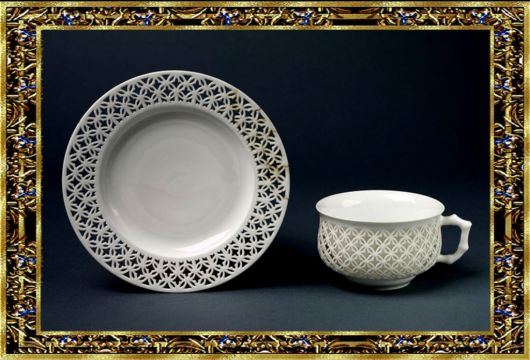 Coffee Cups And Teapots Of 18-19th Century