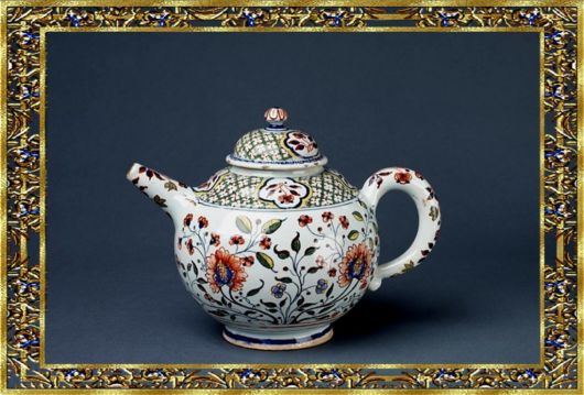 Coffee Cups And Teapots Of 18-19th Century