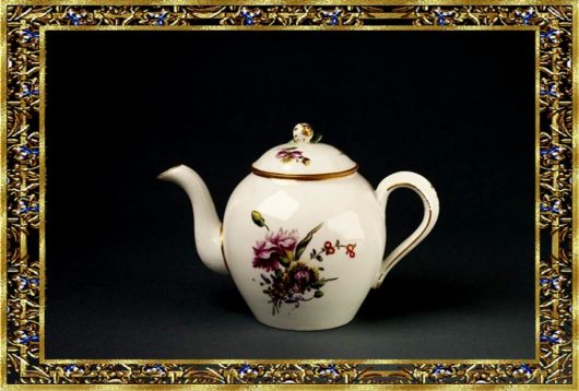 Coffee Cups And Teapots Of 18-19th Century