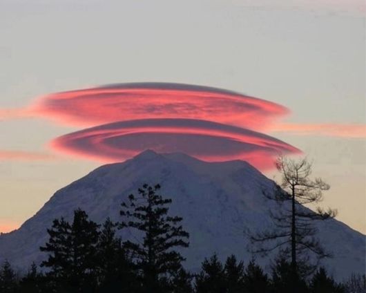 14 Amazing Cloud Formations