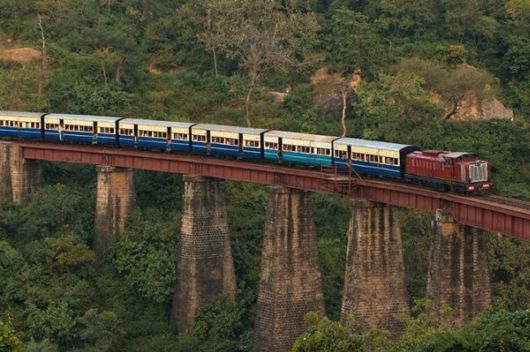 21 Scenic Train Rides Across India