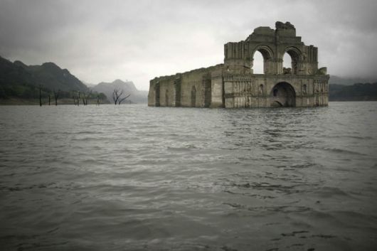 400 Year Old Church Emerges From A Reservoir In Mexico