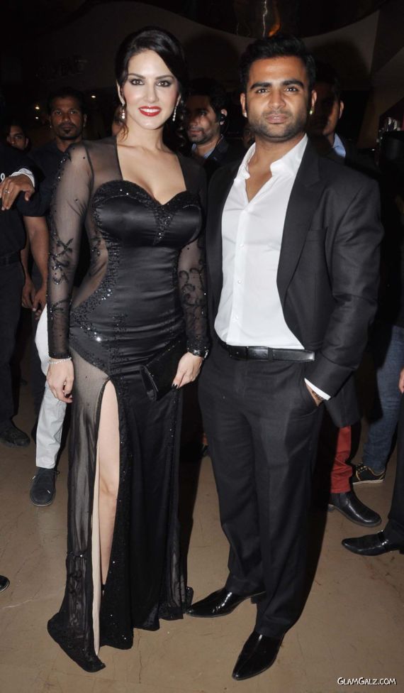 Sunny At The Jackpot Movie Premiere Show