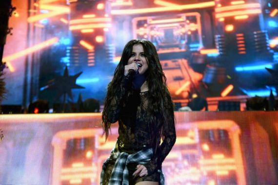 Selena Gomez Performs At Z100s Jingle Ball 2015