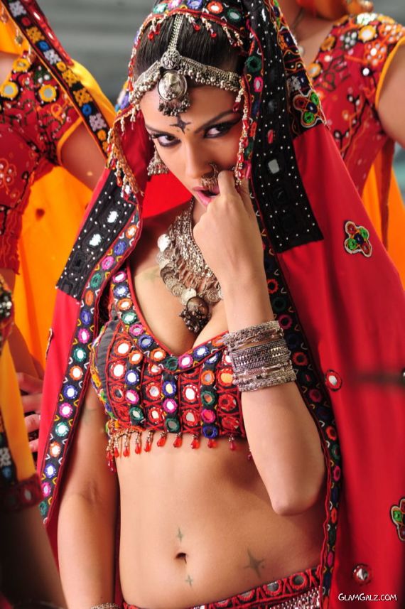 Gabriela Bertante Stills From An Item Song