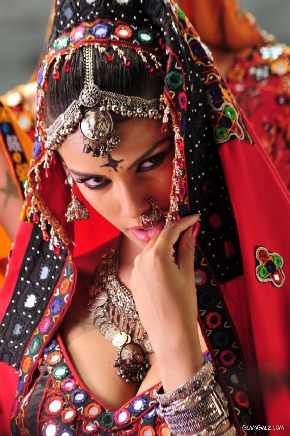 Gabriela Bertante Stills From An Item Song