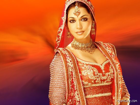 Click to Enlarge - Beautiful Isha Koppikar Wallpapers