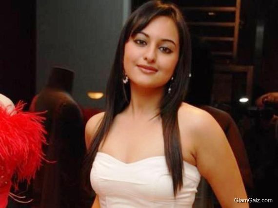 Beautiful Sonakshi Sinha Wallpapers