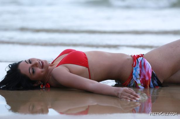 Shilpi Sharma New Stills In Green Signal Movie