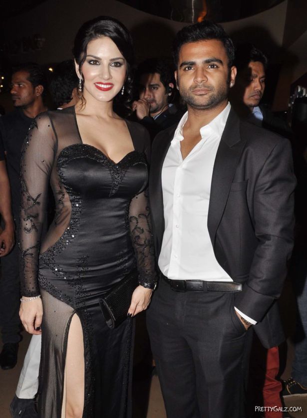 Sunny At The Jackpot Movie Premiere Show